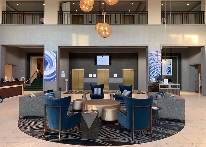 Doubletree Suites By Hilton Hotel & Conference Center Chicago-Downers Grove
